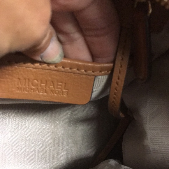 🔥Sale🔥Michael Kors Darien medium tote - Picture 12 of 16